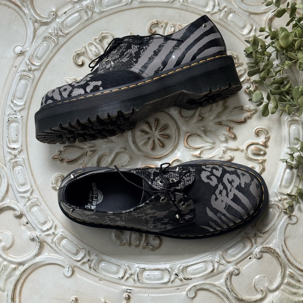 Dr. Martens Animal Clash Black Gray Leather and Suede Platform Shoes Size 11